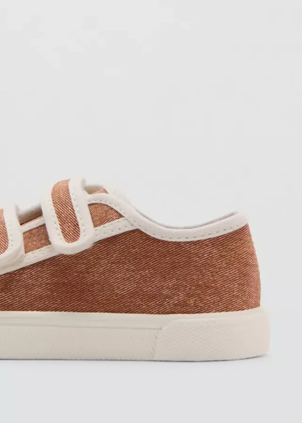 Velcro fastening straps sneakers
